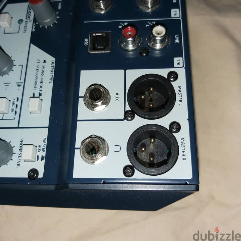 Soundcraft note pad 8EFX 1