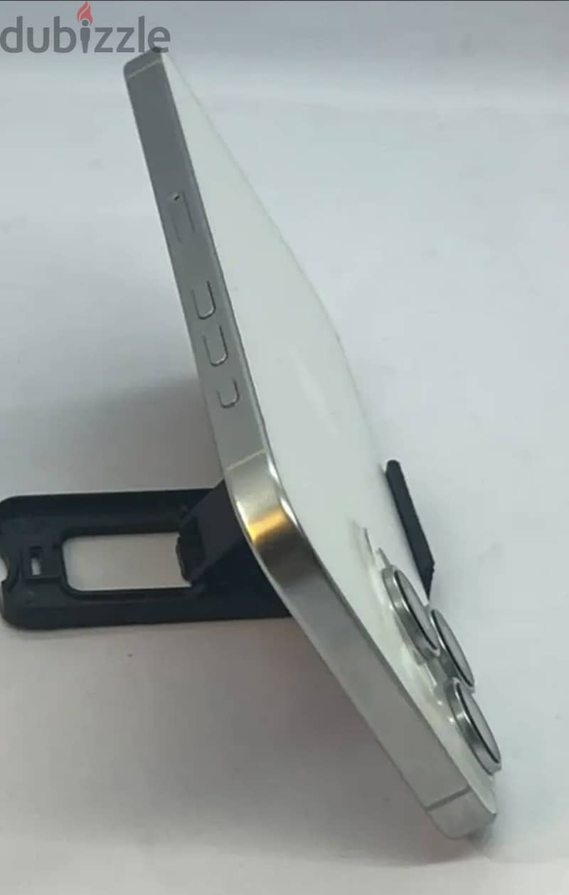 Apple - iPhone 16 Pro 1