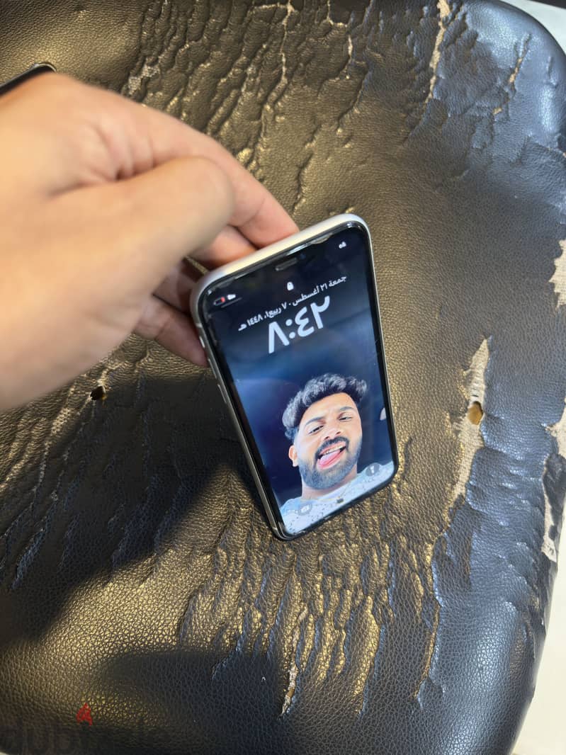 Apple - iPhone XR 8