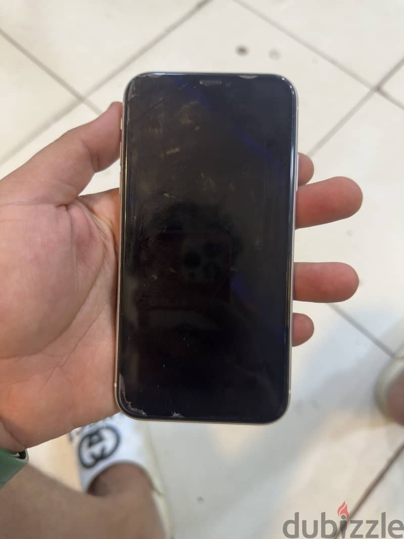 Apple - iPhone XR 11