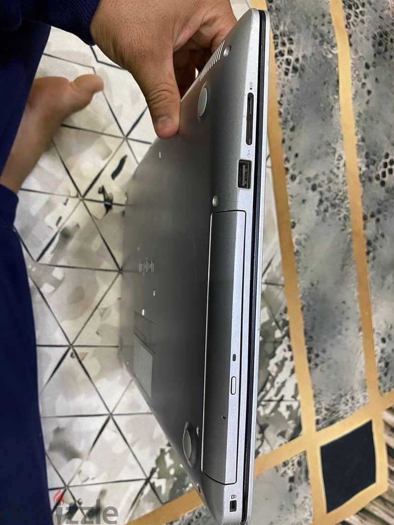 Dell Inspiron 5570 2