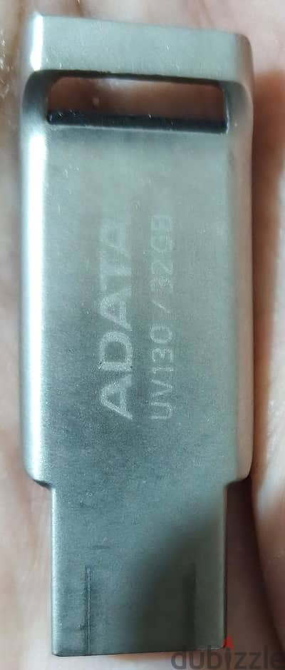 ADATA 32GB flash drive - فلاشة اى داتا 32 جيجا