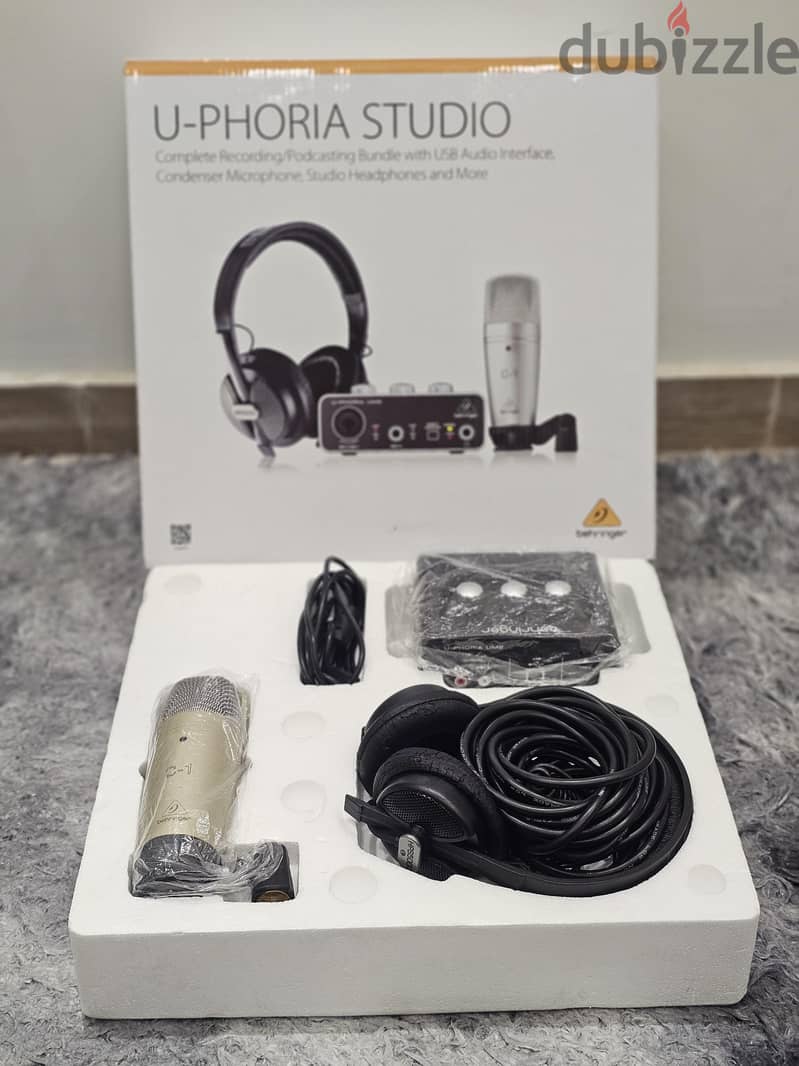 Behringer U-Phoria Studio Bundle 1