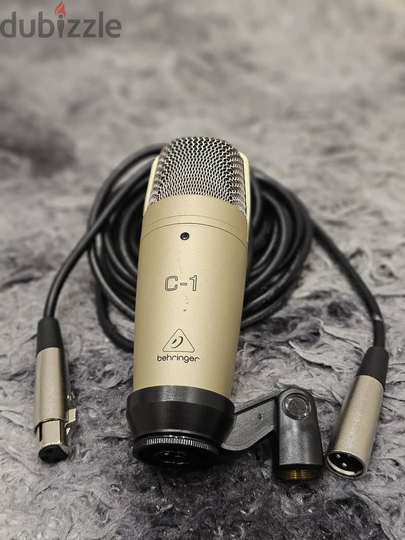 Behringer U-Phoria Studio Bundle 2