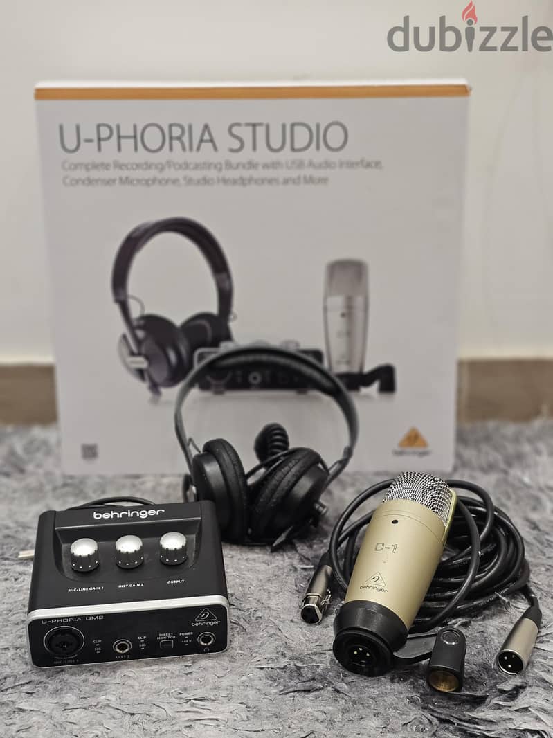 Behringer U-Phoria Studio Bundle 5