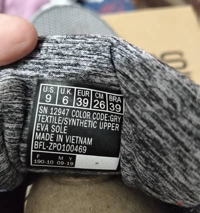 حذاء نسائي ماركة Skechers الاصليه