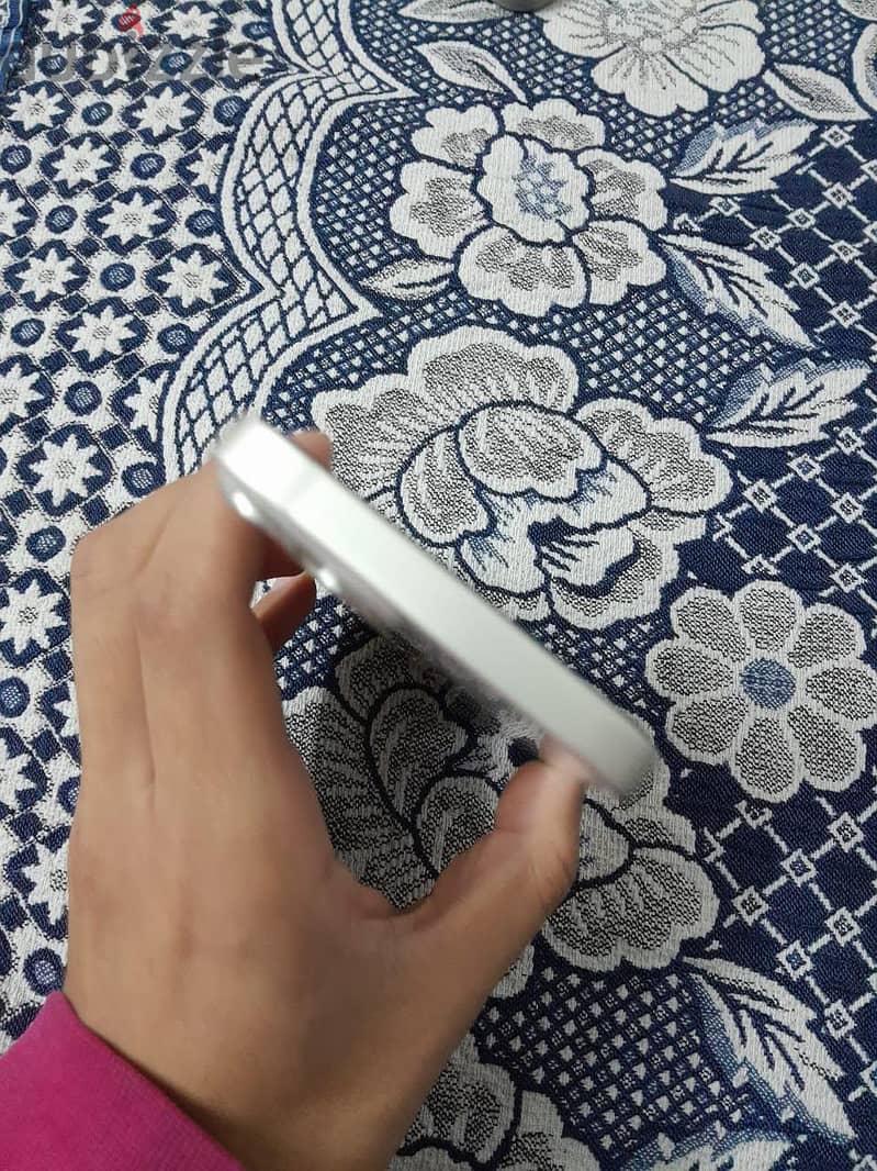 Apple - iPhone 13 4