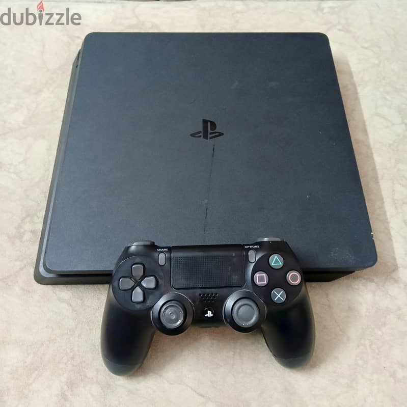 PS4 1 tera + ٣ العاب + دراع 4