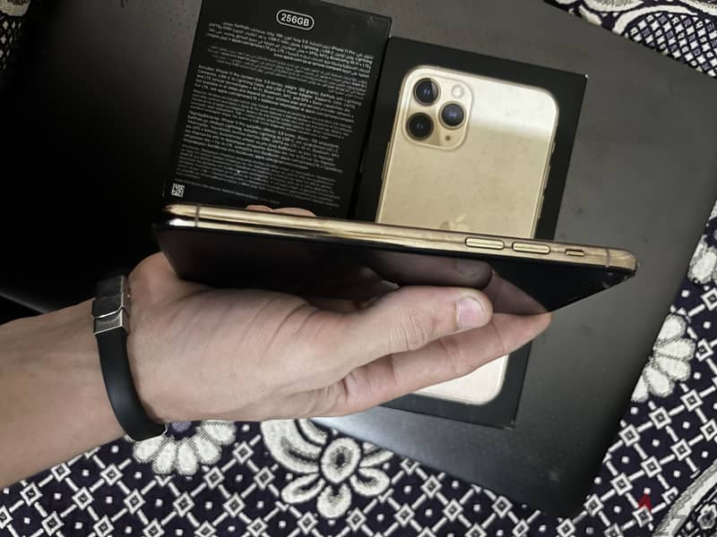 Apple - iPhone 11 Pro 3