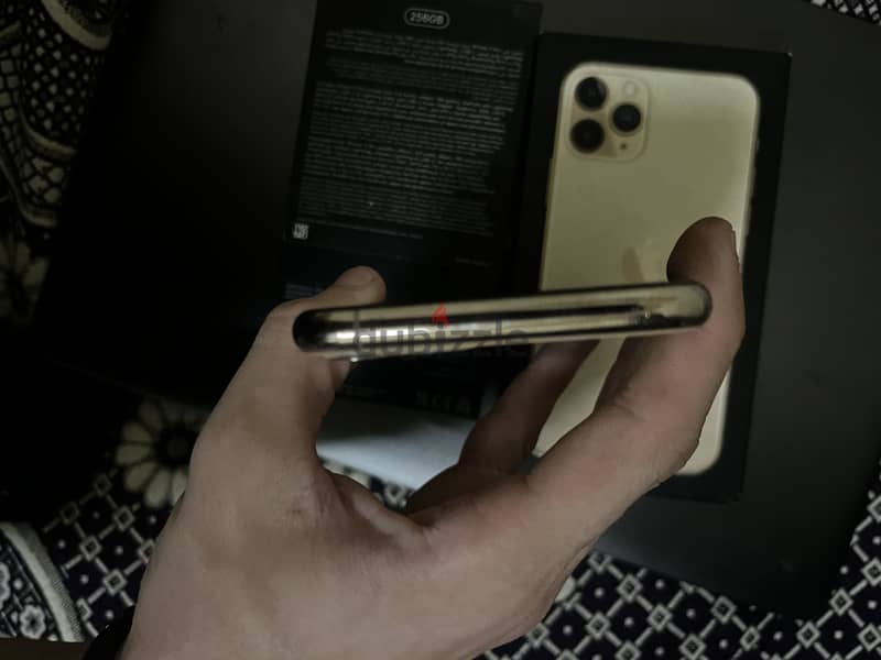 Apple - iPhone 11 Pro 4
