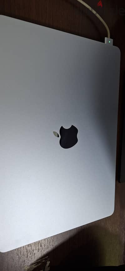 Selling macbook air m4