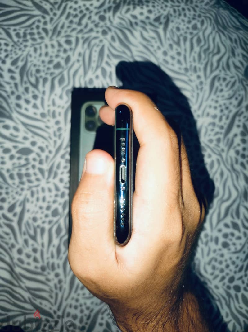 Apple - iPhone 11 Pro 3