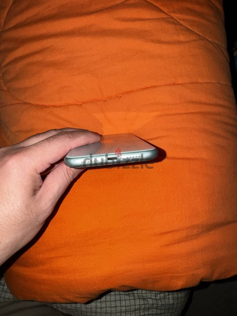 Apple - iPhone 11 1