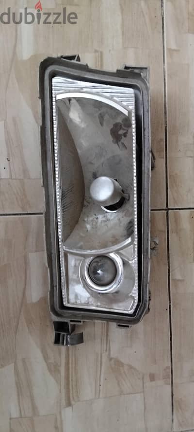 فانوس امامى يمين