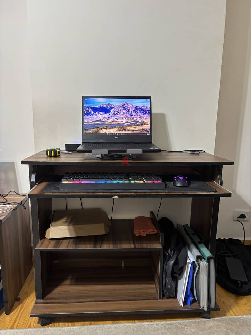 Computer desk 1