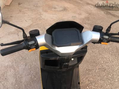 سكوتر كهربائي