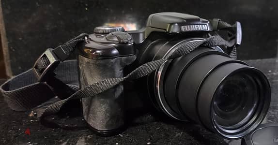 Fujifilm FinePix S8600 – زووم كاميرا ×36 بصري – بحالة ممتازة