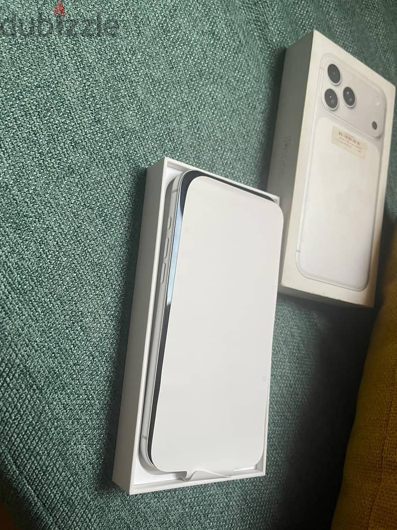 Apple - iPhone 17 Pro Max 1