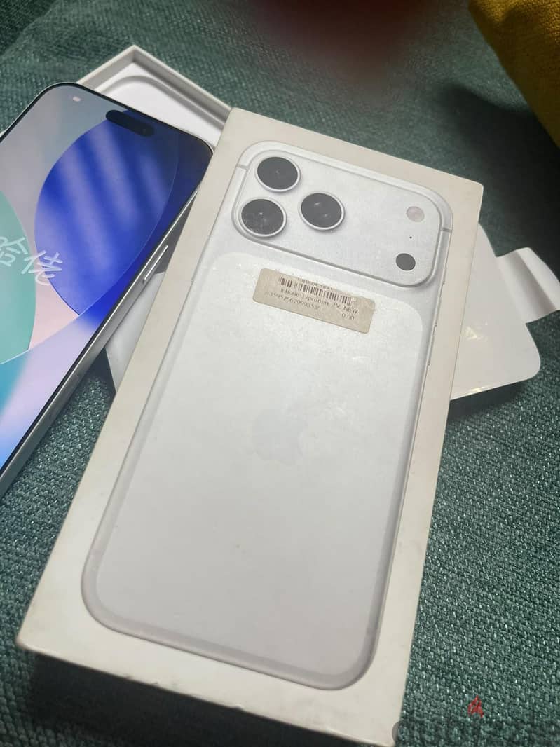 Apple - iPhone 17 Pro Max 5