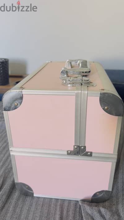 Professional makeup box