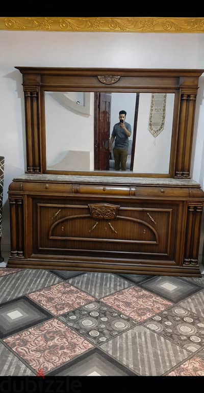 بوفيه بحالة جيدة