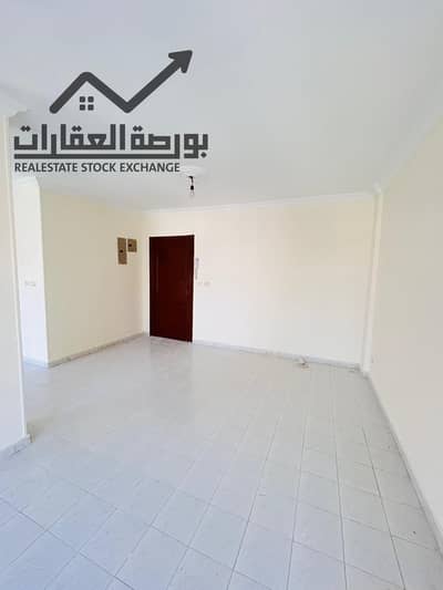 ### Apartment for Rent in Al Rehab  Prime location in Al Rehab, directly next to the Old Market and close to Gate 5, with all services nearby. ### Ap