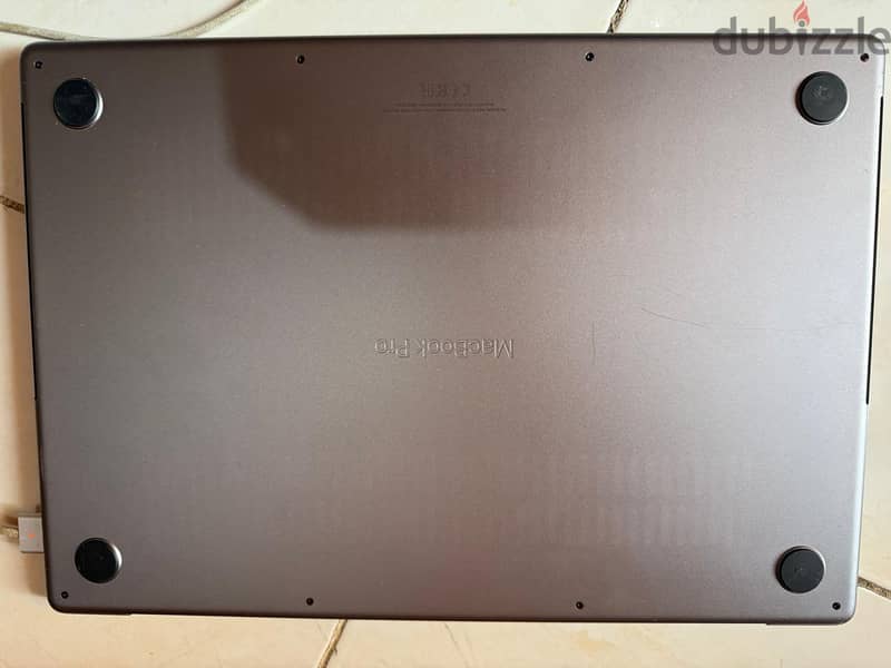 32GB RAM / 1TB SSD / Never opened or repaired / Excellent condition 3