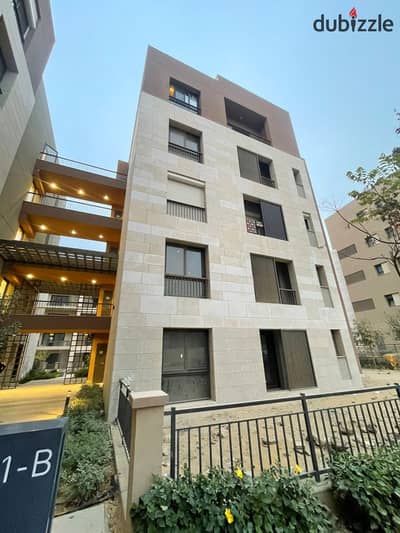Apartment for sale 215m in District Compound 5, New Cairo in the Fifth Settlement, first floor