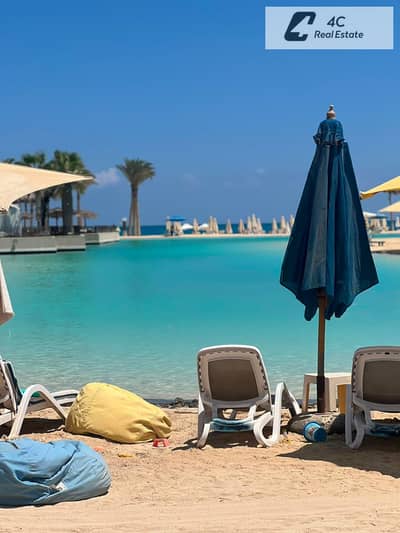 شاليه للبيع بمقدم وتكملة أقساط ريسيل بأقل سعر في الماركت بمليون جنيه 3 غرف في هاسيندا باي الساحل الشمالي بالقرب من هاسيندا وايت وسي شيل للبيع