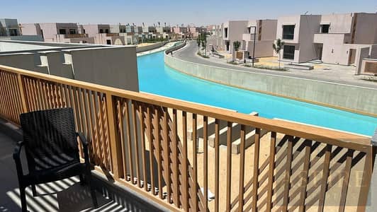 بنتهاوس للإيجار على اللاجون مباشرة  - بلايا الساحل الشمالي