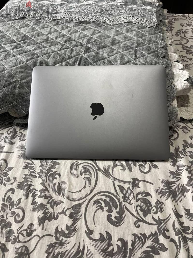 MacBook Pro 13-inch (2020) 3