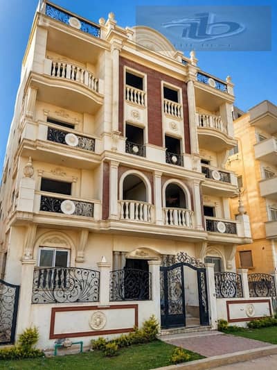 شقة للبيع في اللوتس الجديدة – فرصة مميزة   لوكيشن مميز جدًا – تاني نمرة من الطريق  فيو بحري أمام Mountain View