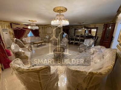Apartment for sale 250 square meters third floor in 2 elevators and in a bank in the building and the place is very stylish in the finest areas of Nasr City