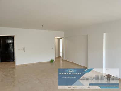 Apartment for rent in Al Rehab, near the Eastern Market and services   Ready for immediate occupancy  Company finishes in good condition   Area: 1