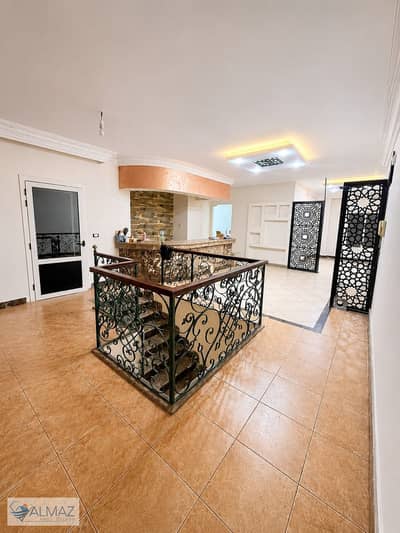 Unfurnished duplex, 310 sq m, for rent in Al Yasmin 2 Villas, First Settlement, directly on Al Sadat Axis and near North 90th Street.