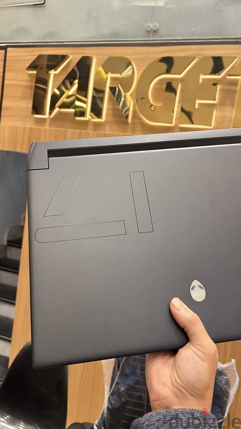 لابات Dell Alienware M17 R5 5