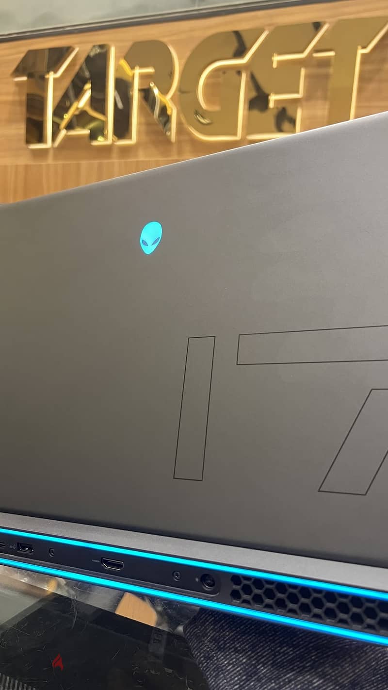 لابات Dell Alienware M17 R5 7