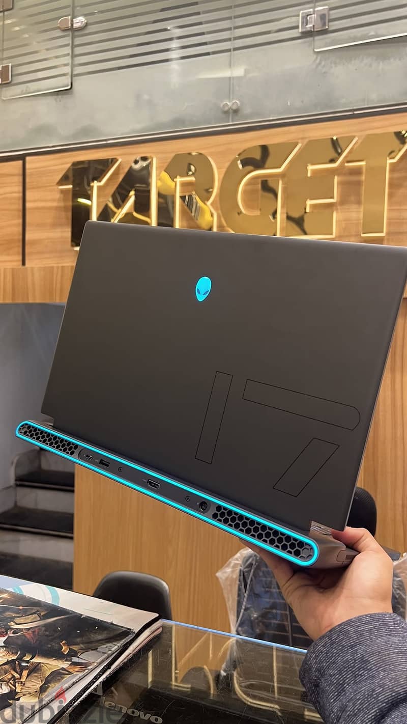 لابات Dell Alienware M17 R5 10