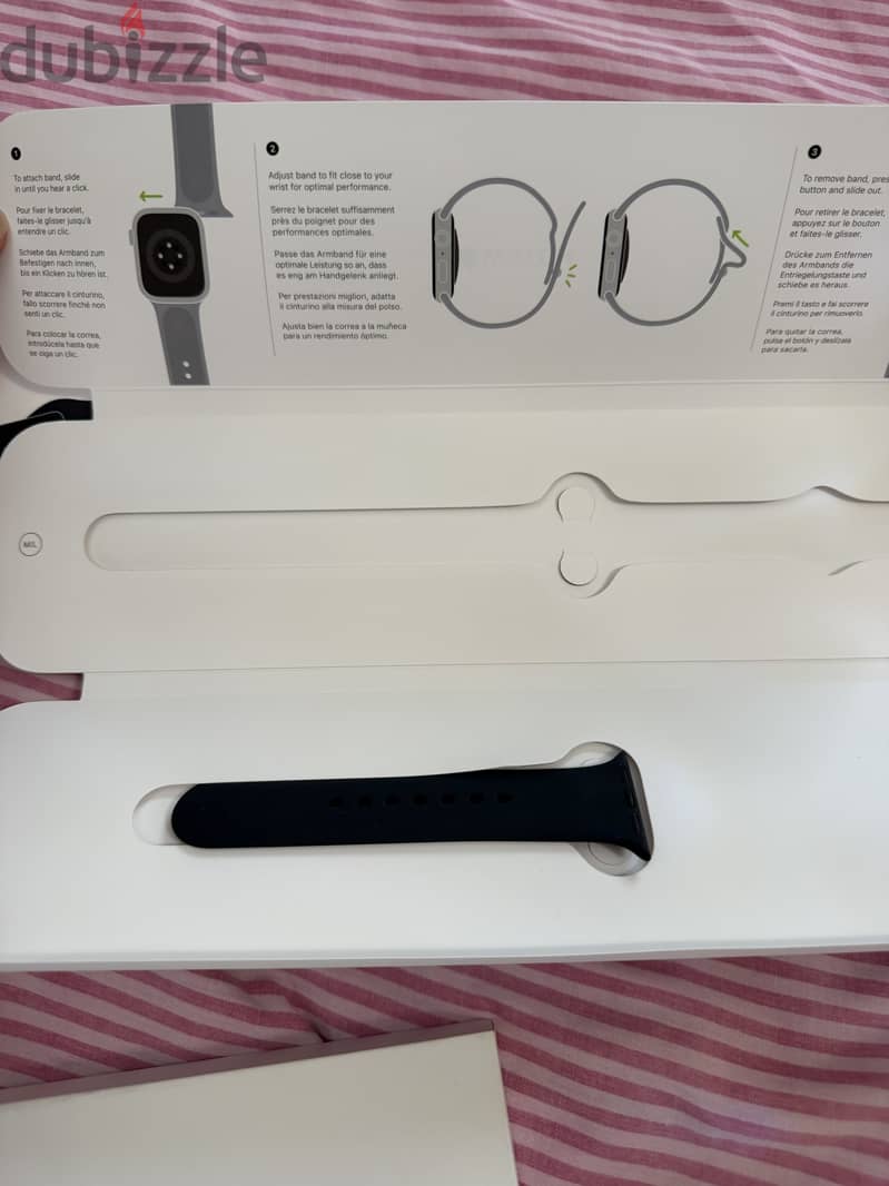 Apple Watch SE - Perfect Condition 2