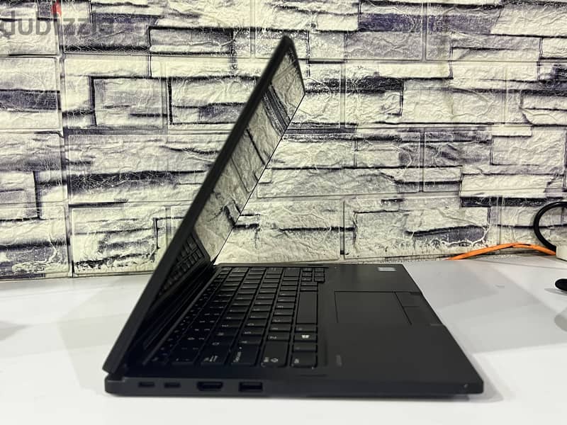 Dell Latitude 5289 2 in 1 1