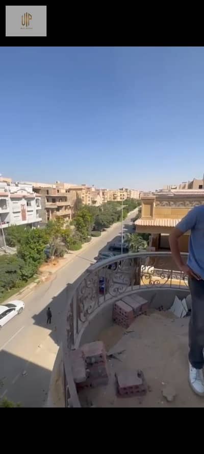 شقة للبيع في النرجس فيلات ٢ – التجمع الخامس  بالقرب من جمال عبد الناصر و مسجد فاطمة الشربتلى