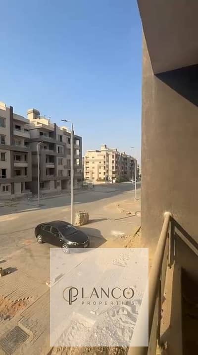 Prime Deal Apartment for Sale – Cairo University Compound  A great opportunity in one of the best locations in Cairo University Compound, located on D