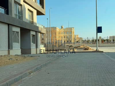 Ground floor apartment in a prime location within the housing project for faculty members and staff at Cairo University with an area of 178m