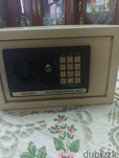خزنة إلكترونية TECHNE للبيع