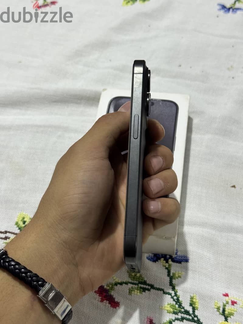 Apple - iPhone 15 Pro 6