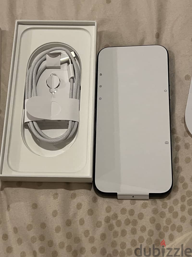 Apple - iPhone 16 Pro Max 1