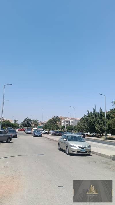 في قلب مدينه الشروق بقرب ميدان الكامنجا وفلل القوات المسلحه