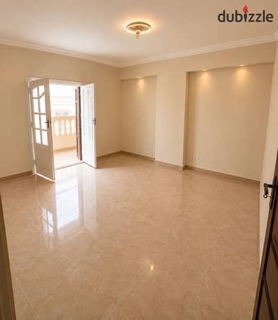 Apartment with 3 rooms and 3 bathrooms next to Petro Sport Club in Villas South of the Academy, second line from the Ninety, 180 sqm in a luxurious villa, super lux. A distinguished location close to key places: minutes from Cairo Festival City Mall, steps from North Ninety Street and the banking area, next to Petro Sport Club.
