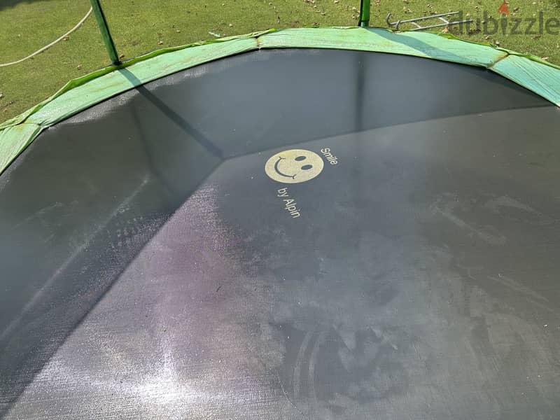 Trampoline in perfect condition 3