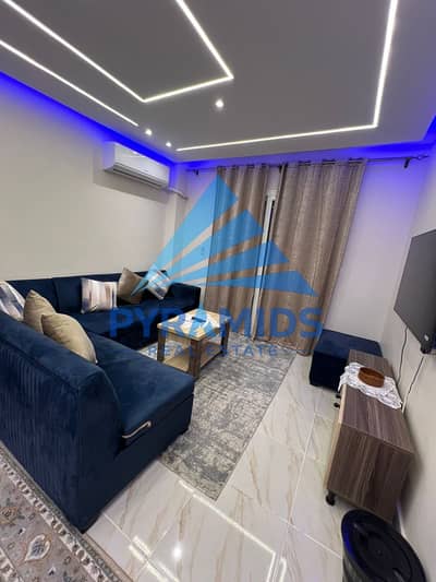 Furnished hotel apartment available for rent in Madinaty, ultra-super-lux finishing, two bedrooms and one bathroom, B12. Located in Group 125,